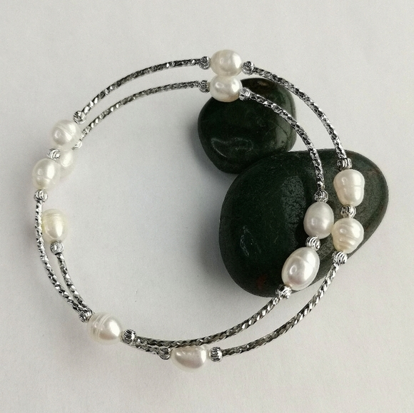 Nwt White freshwater Pearl sterling silver bangle wraparound bracelet - Picture 5 of 5